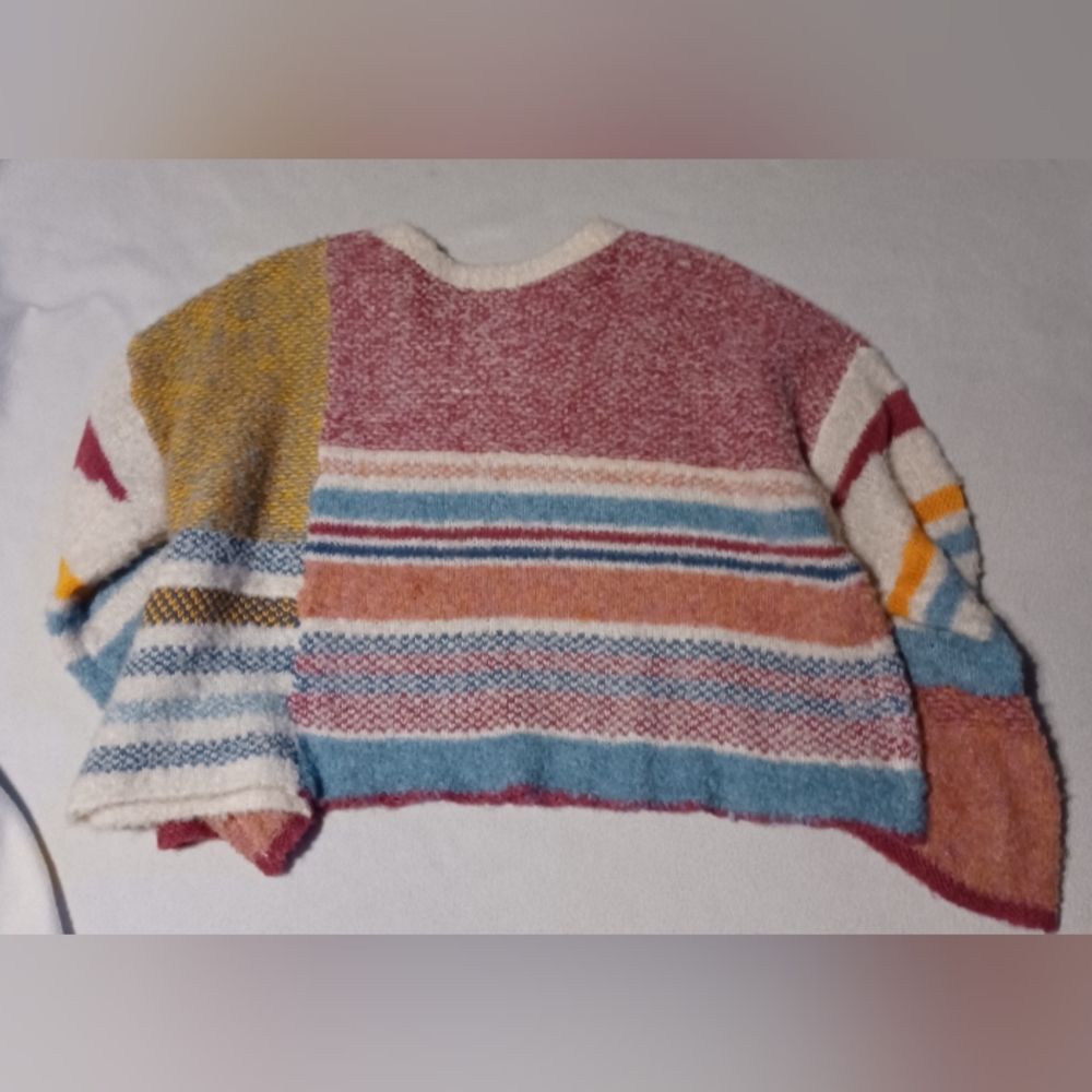 Ladies Large Sweater - Picture 3 of 7